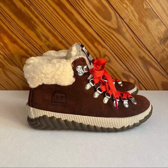 SOREL Out 'N About Conquest Waterproof Boot - Picture 3 of 9